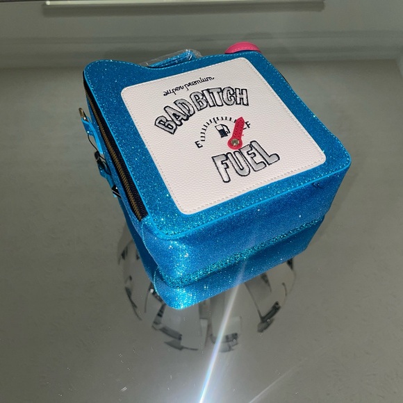 Never on E Pocket book - Picture 2 of 2